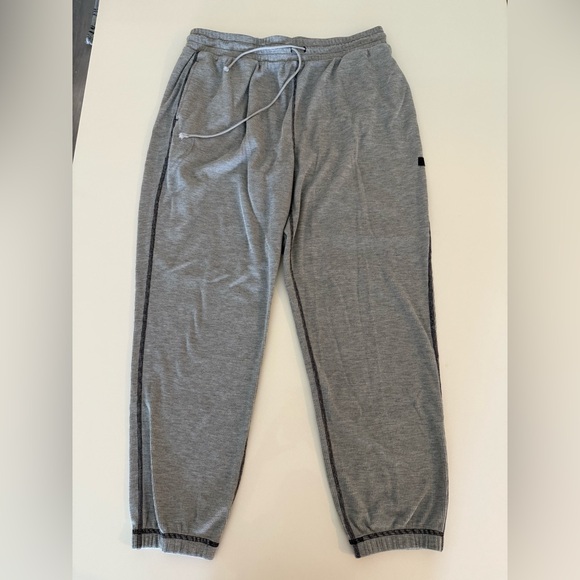 Fabletics Womens Go-To Waffle Knit Drawstring Gray Joggers Sweatpants Sz XL - Picture 6 of 9